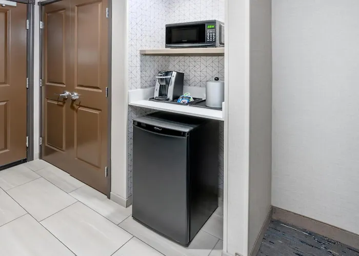 Hotel Express & By Ihg 2*