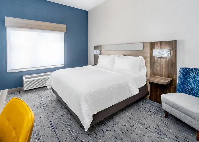 Hotel Express & By Ihg Cheyenne