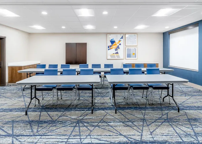 Hotel Express & By Ihg Cheyenne