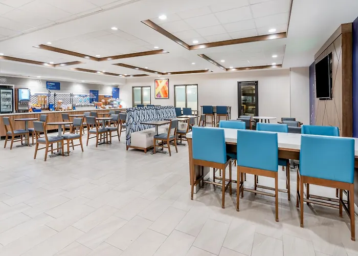 Express & By Ihg Cheyenne