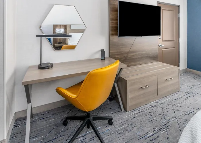Hotel Express & By Ihg Cheyenne