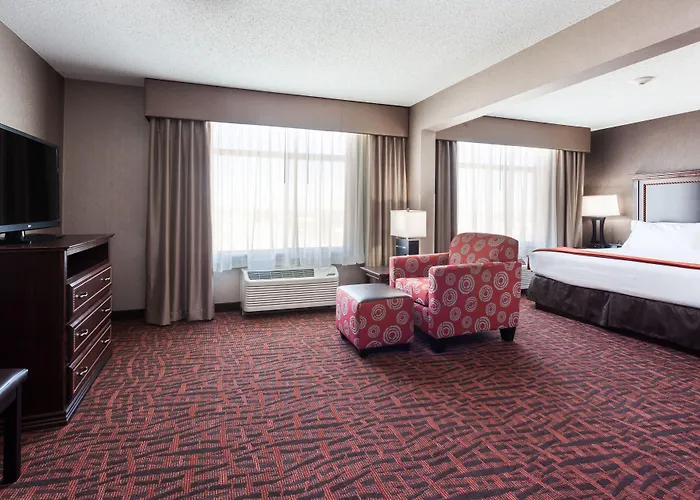 Express & By Ihg Hotel 2*