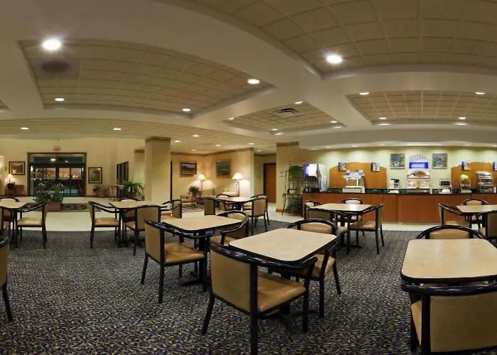 Hotel Express & By Ihg Cheyenne