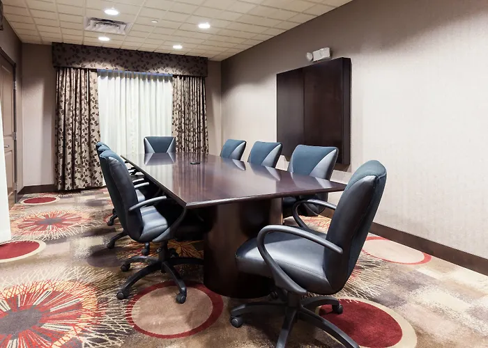 Hotel Express & By Ihg Cheyenne