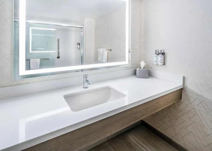Hotel Express & By Ihg Cheyenne